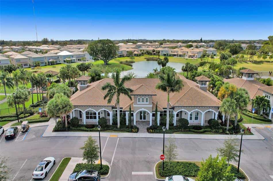 Eigentumswohnung im Hollywood, Florida 10130458