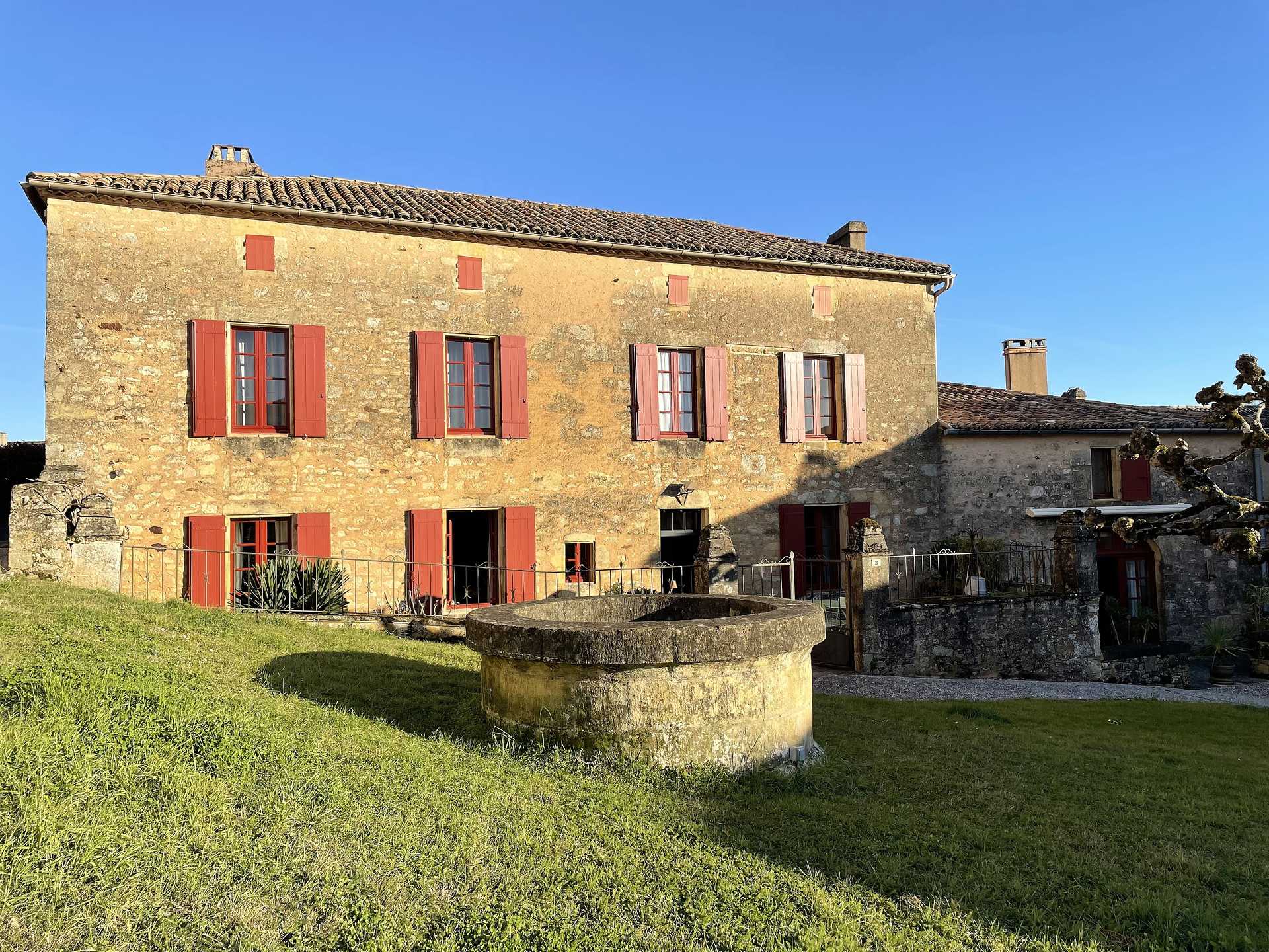 House in Vergt-de-Biron, Nouvelle-Aquitaine 10130493