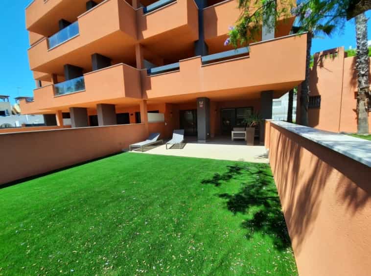 Condominium in Campoamor, Valencia 10130632