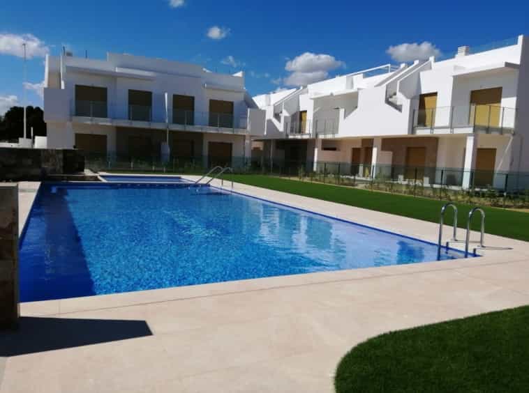 Condominium in Pilar de la Horadada, Valencian Community 10130675