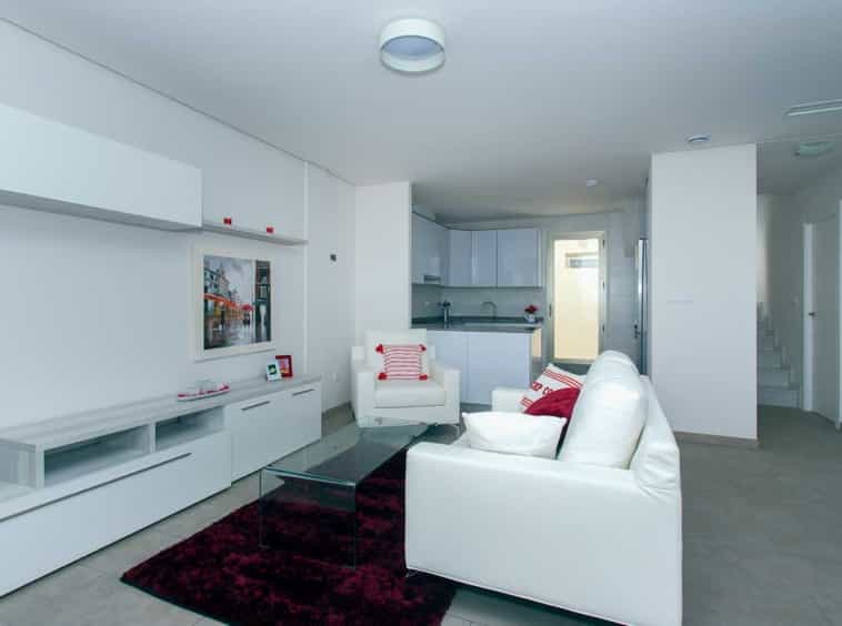 公寓 在 Torrevieja, 巴倫西亞 10130876