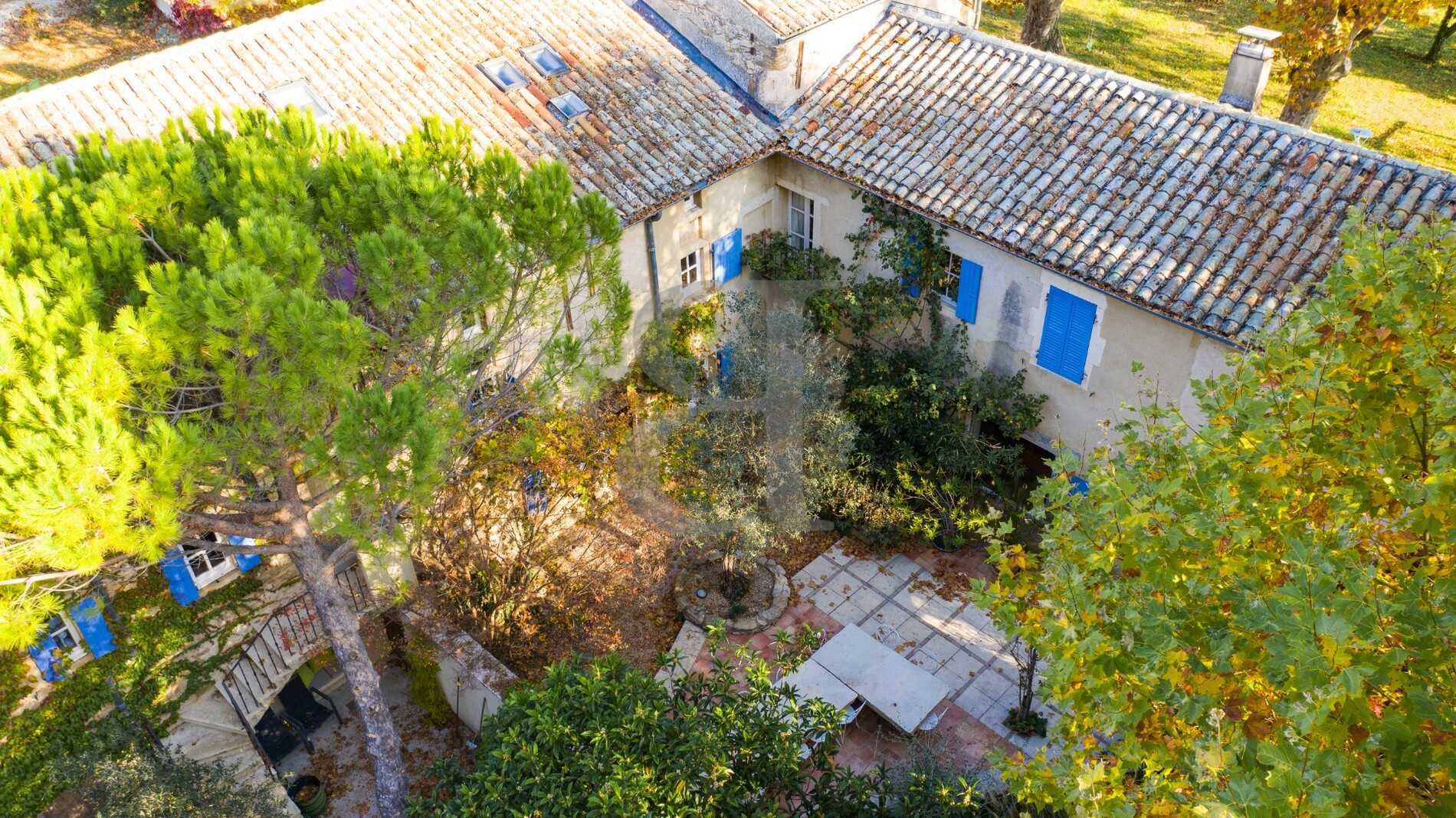 House in Vaison-la-Romaine, Provence-Alpes-Cote d'Azur 10130890