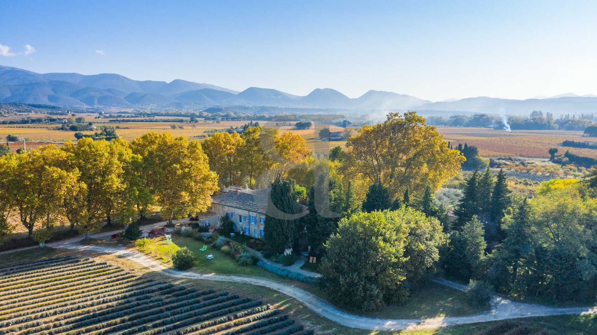 Casa nel Vaison-la-Romaine, Provence-Alpes-Côte d'Azur 10130890