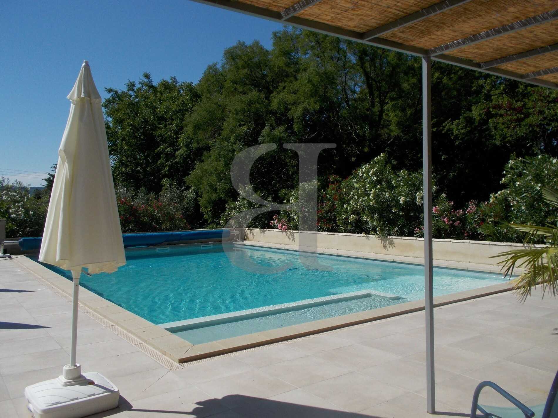 Hus i Vaison-la-Romaine, Provence-Alpes-Cote d'Azur 10130890