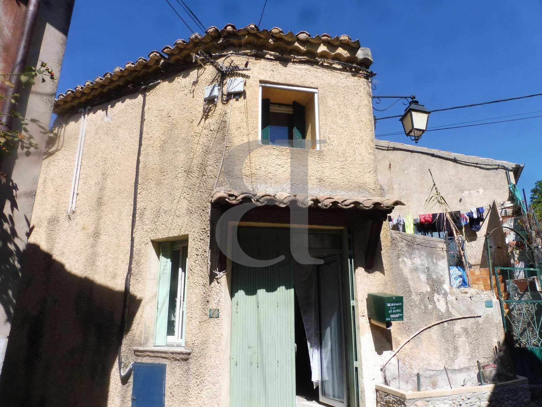 Talo sisään Visan, Provence-Alpes-Côte d'Azur 10131124