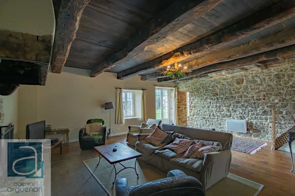 Rumah di Mont-Dol, Brittany 10131149