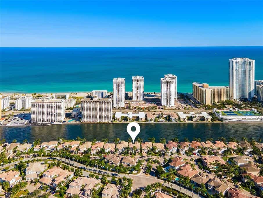 Condominium in Beverley Beach, Florida 10131153
