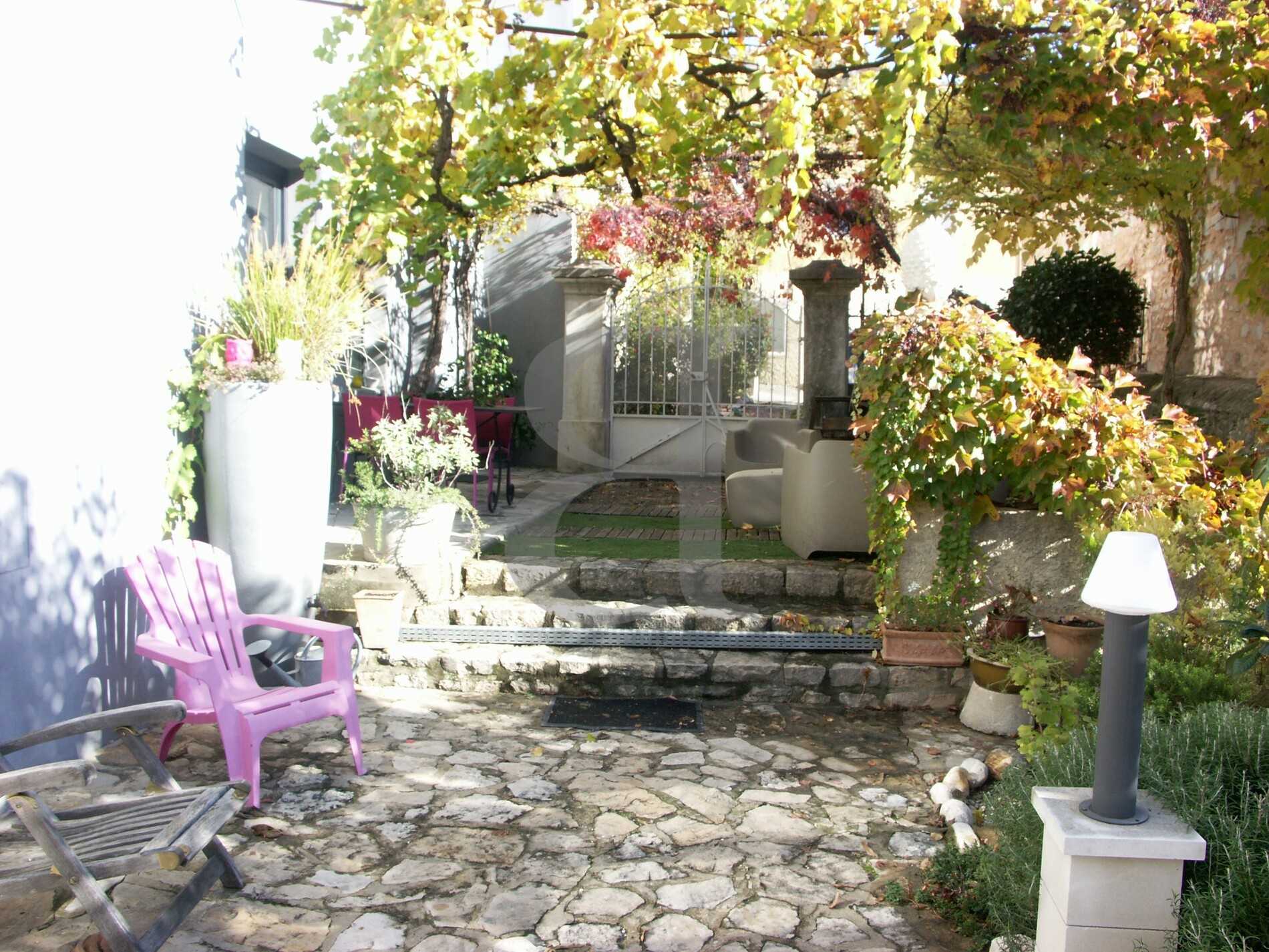 Huis in Vaison-la-Romaine, Provence-Alpes-Côte d'Azur 10131341
