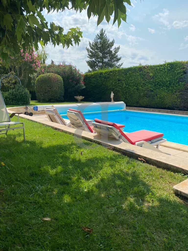 Huis in Valreas, Provence-Alpes-Côte d'Azur 10131344