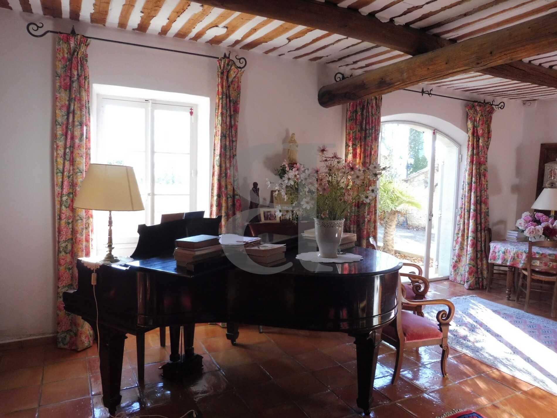 Talo sisään Bédoin, Provence-Alpes-Côte d'Azur 10131347