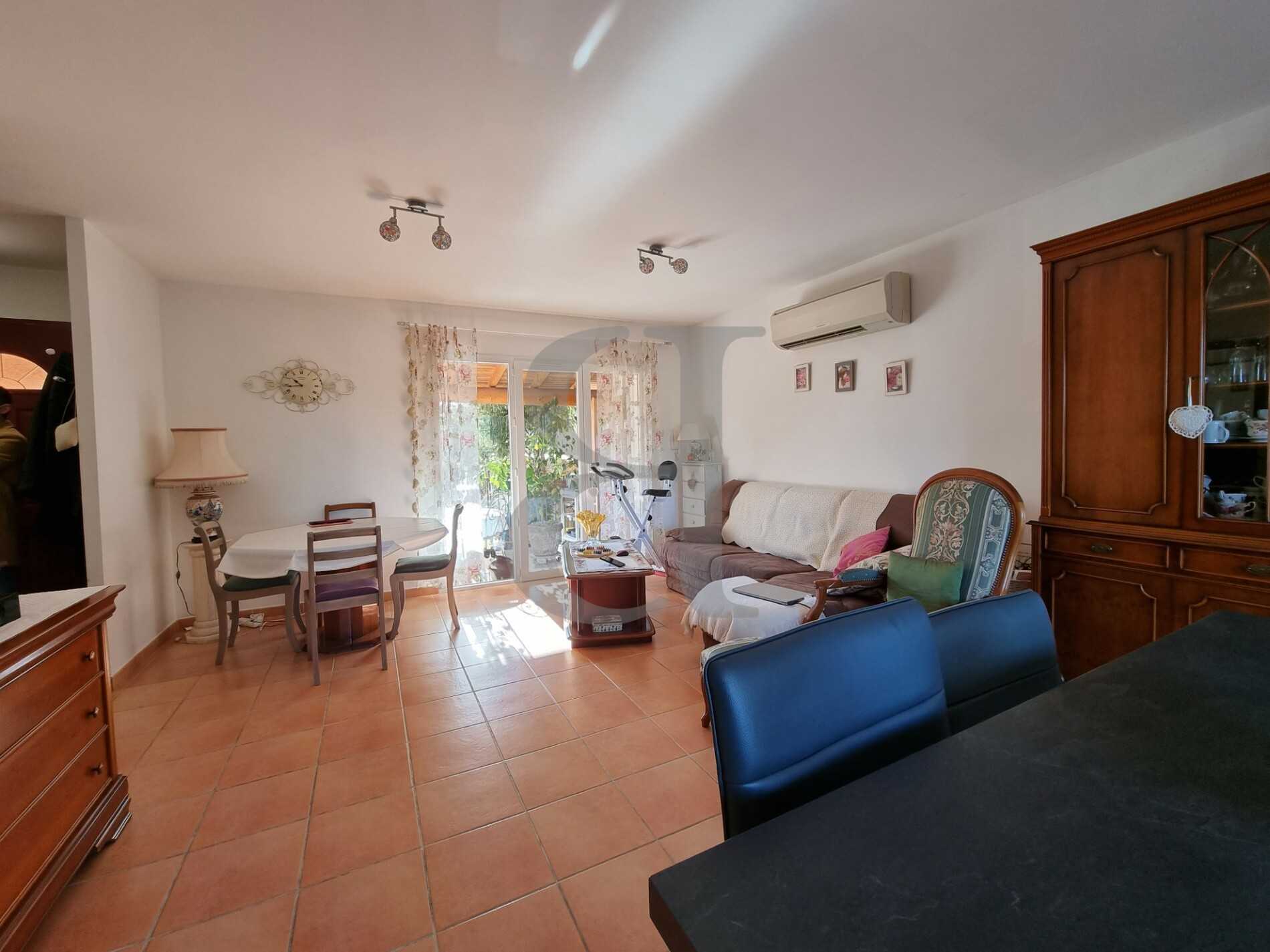 Talo sisään Mazan, Provence-Alpes-Cote d'Azur 10131350