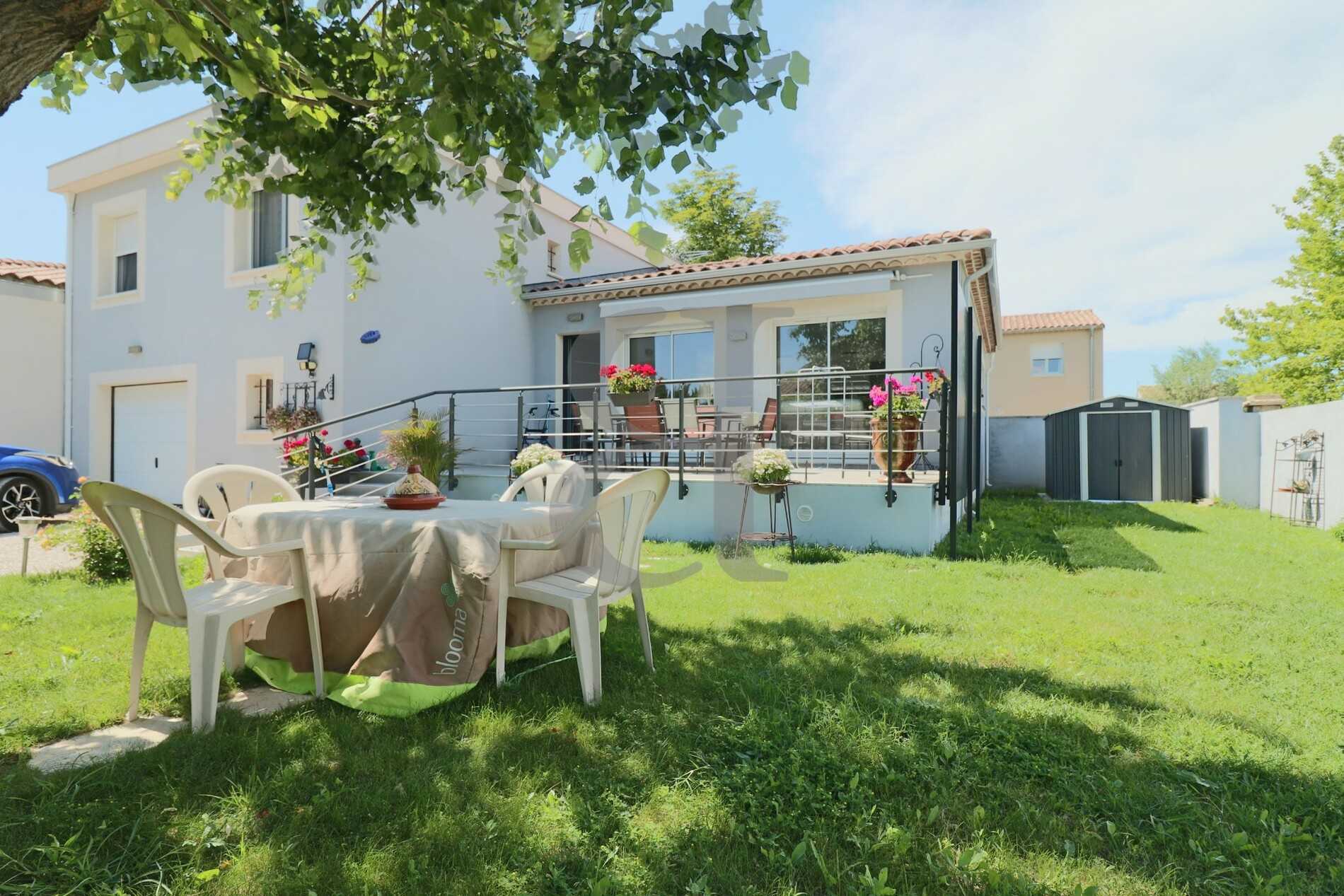 Hus i Althen-des-Paluds, Provence-Alpes-Cote d'Azur 10131361