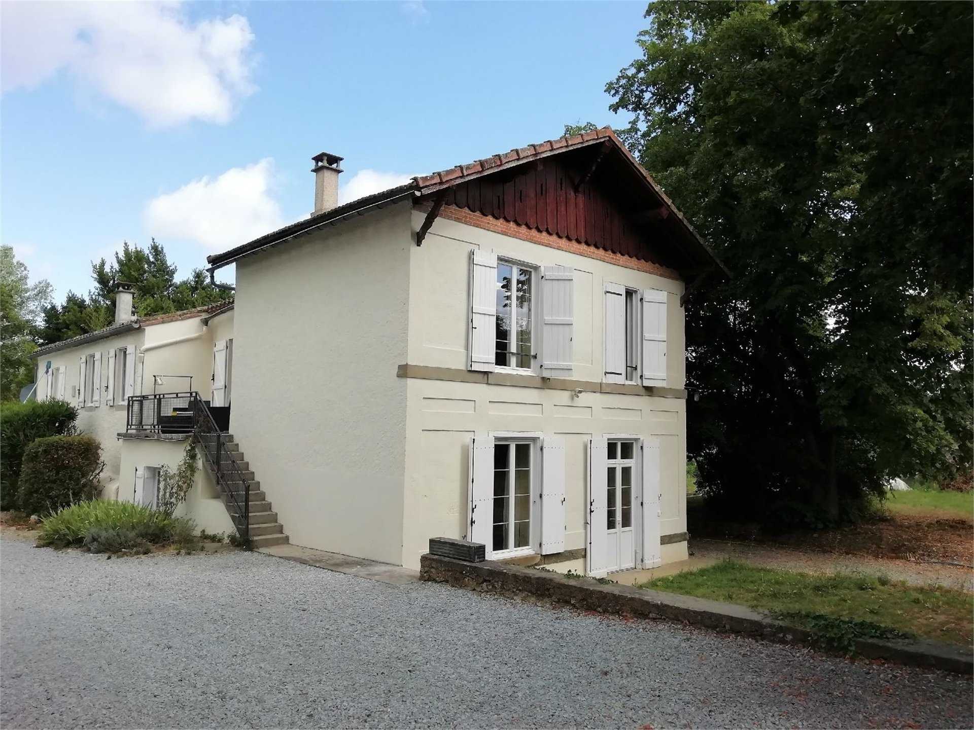 Rumah di Verzeille, Occitanie 10131383