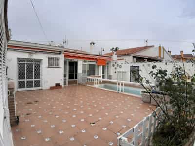 Talo sisään Santa Fe de los Boliches, Andalusia 10131601