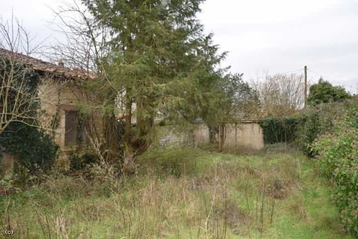 Casa nel Ruffec, Nouvelle-Aquitaine 10131631