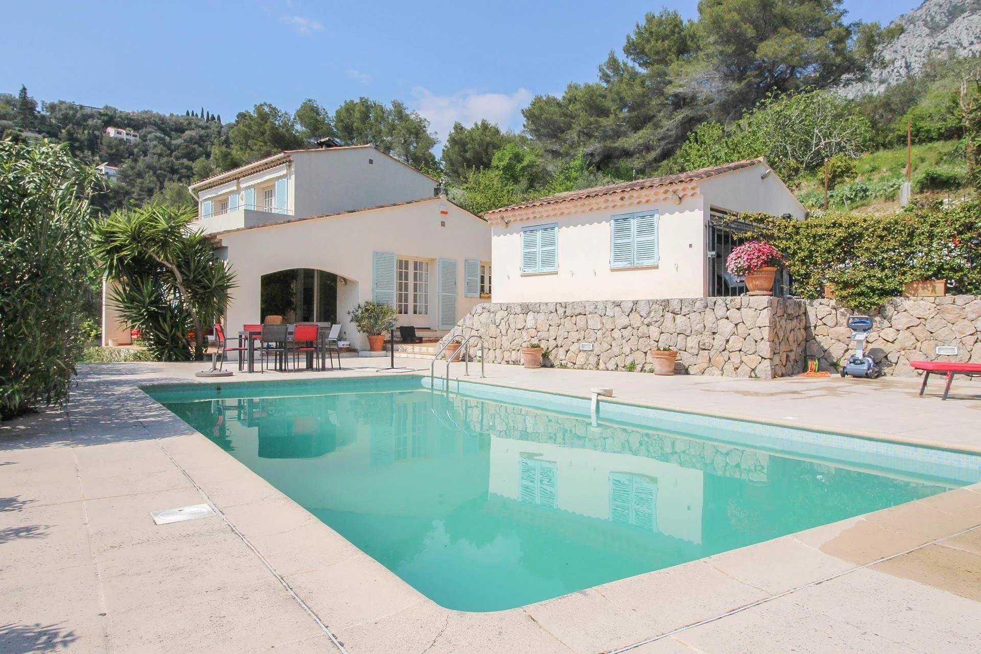 House in Menton, Provence-Alpes-Cote d'Azur 10131900