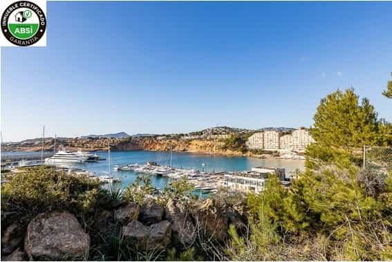 Condominium in Calvia, Balearic Islands 10131934