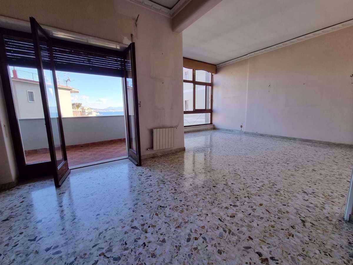 Condominium in , Campania 10132115