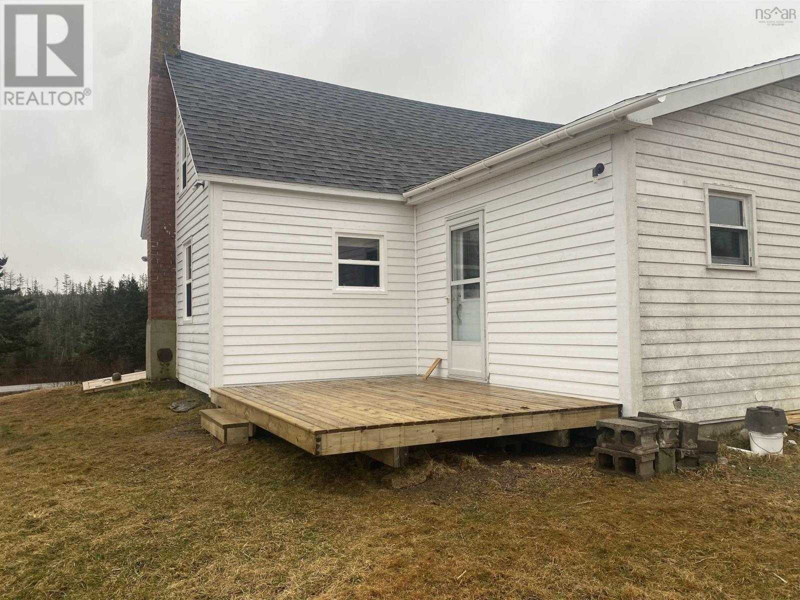 House in New Waterford, Nova Scotia 10132547