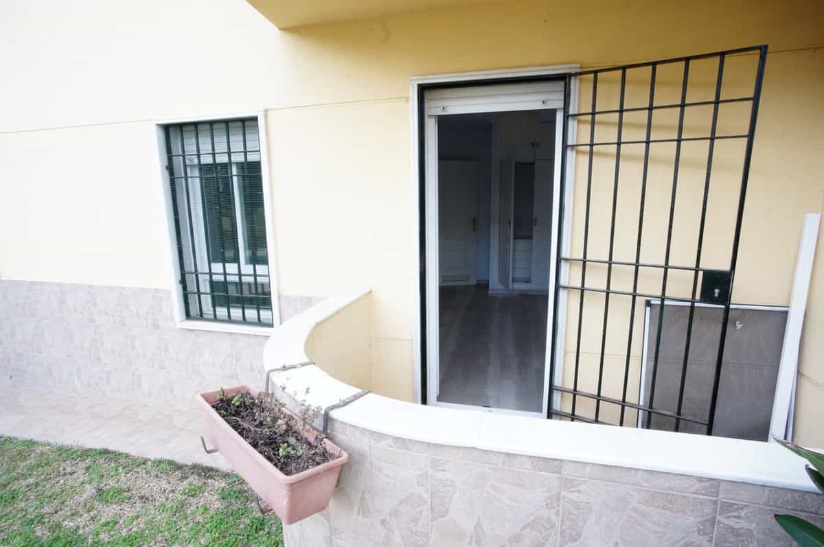Condominium in Fuengirola, Andalucía 10132657