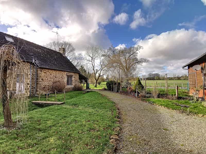 房子 在 Passais-Villages, Normandy 10133330