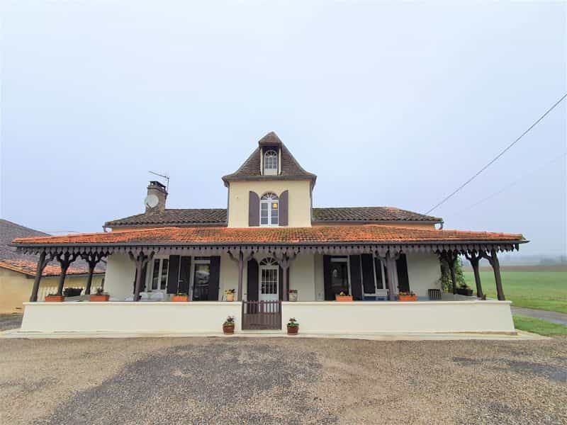 House in Laperche, Nouvelle-Aquitaine 10133339