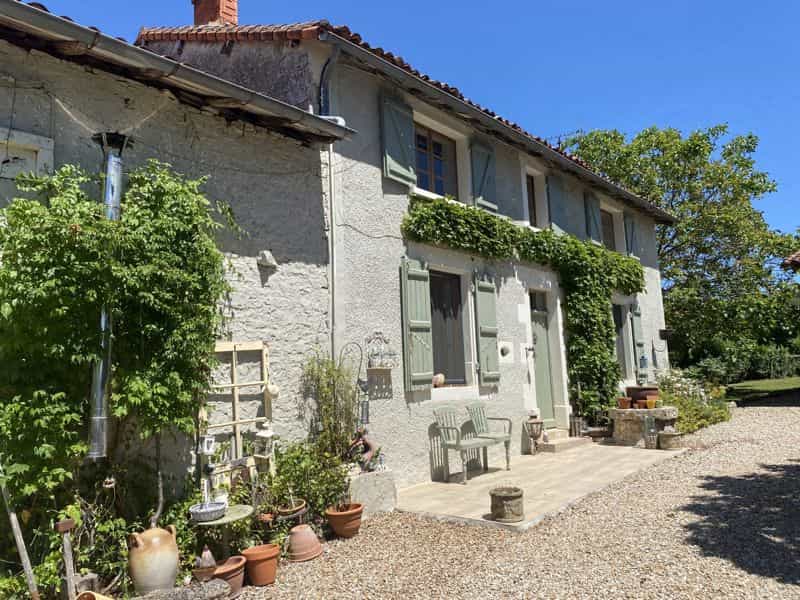 rumah dalam Poursac, Nouvelle-Aquitaine 10133347