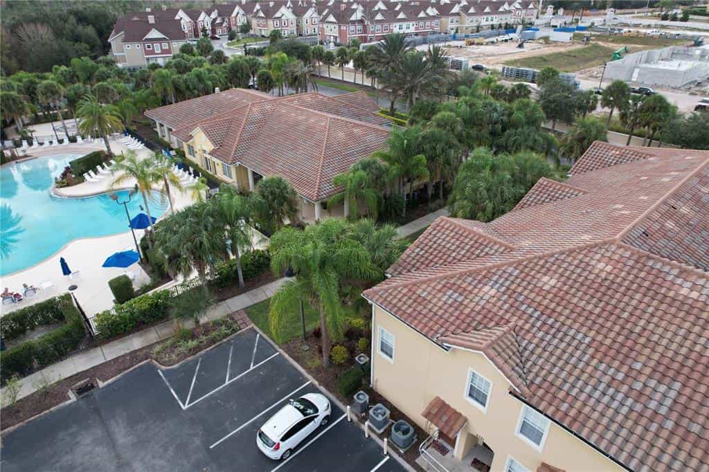 Condominium in Viering, Florida 10133591