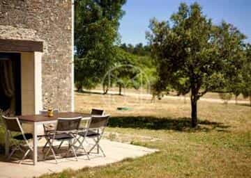 房子 在 Carcassonne, Occitanie 10133702
