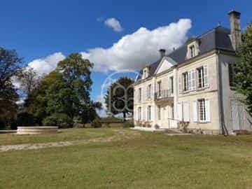 Будинок в Matha, Nouvelle-Aquitaine 10133722