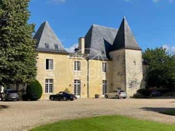 Huis in Saint-Porchaire, Nouvelle-Aquitaine 10133724