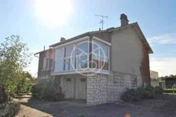 Huis in Montmorillon, Nouvelle-Aquitaine 10133770