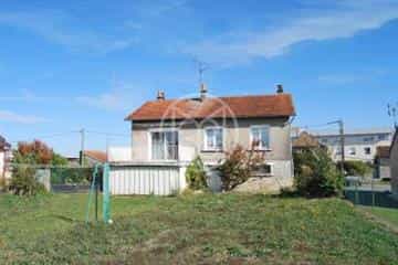 σπίτι σε Montmorillon, Nouvelle-Aquitaine 10133770