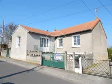 मकान में Montmorillon, Nouvelle-Aquitaine 10133771
