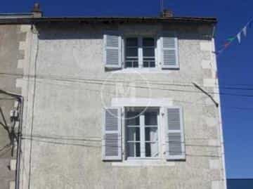 Talo sisään Montmorillon, Nouvelle-Aquitaine 10133778