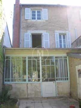 σπίτι σε Montmorillon, Nouvelle-Aquitaine 10133778