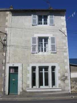 Hus i Montmorillon, Nouvelle-Aquitaine 10133778