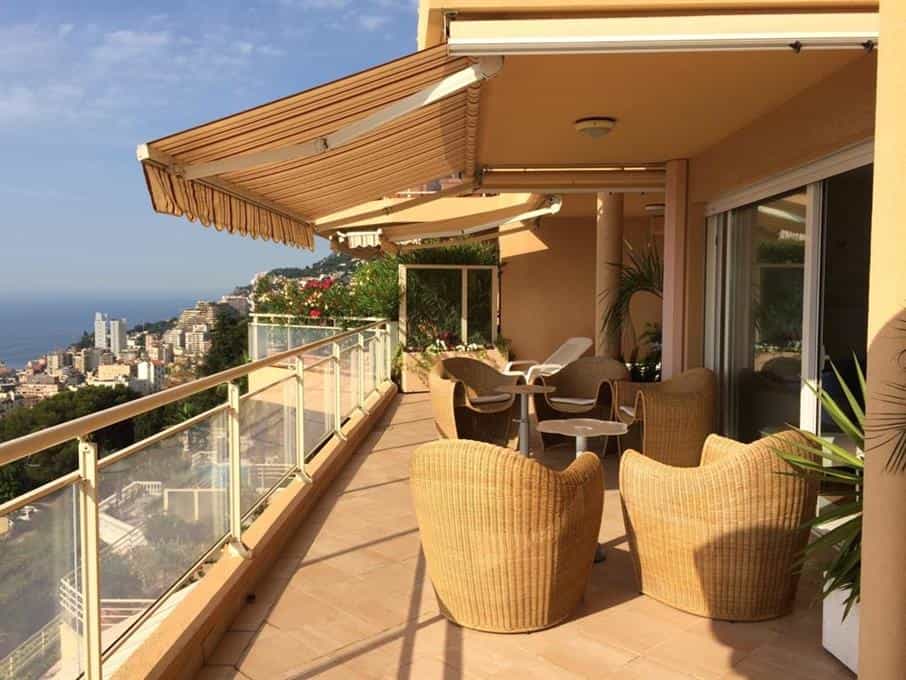Condominium in Beausoleil, Provence-Alpes-Côte d'Azur 10133795