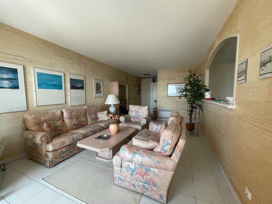 公寓 在 福西尼亚纳, 普罗旺斯-阿尔卑斯-蓝色海岸 10133801