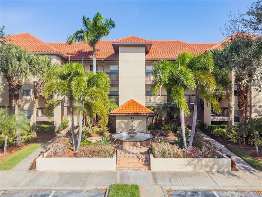 Condominium in Feather Sound, Florida 10134772