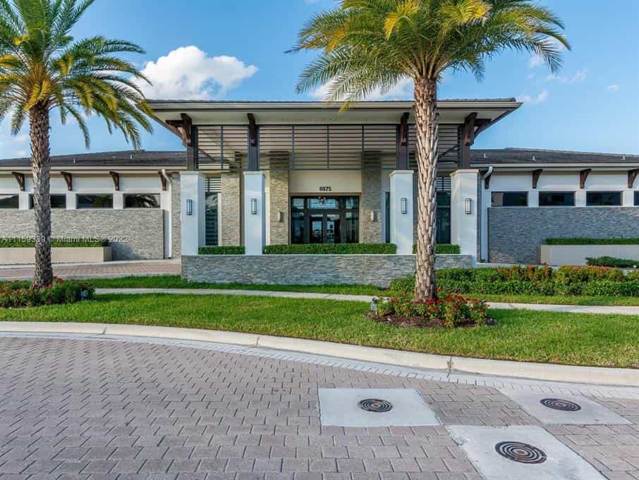 بيت في Miami Lakes, Florida 10134843