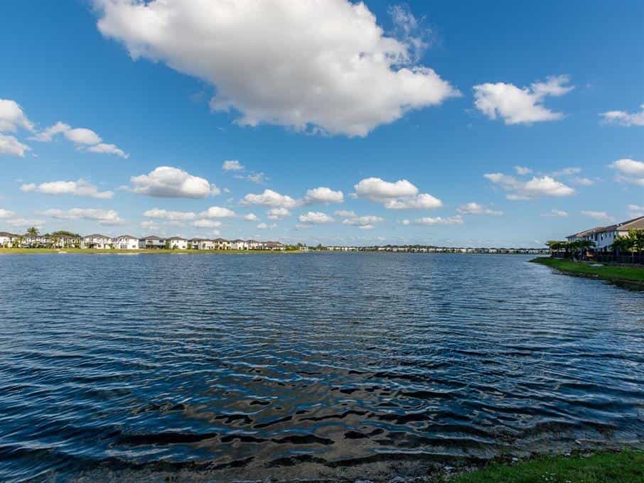 Hus i Miami Lakes, Florida 10134843