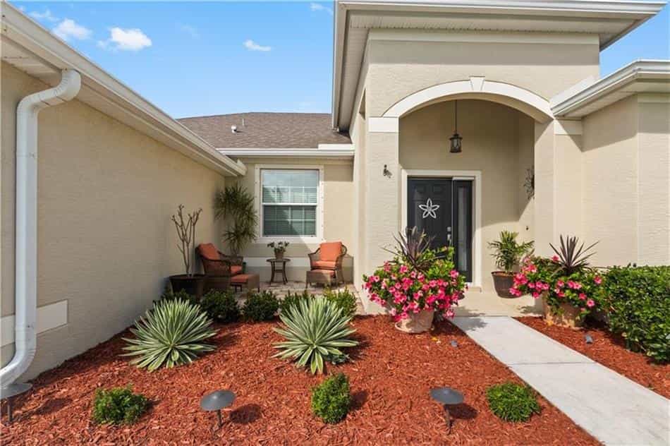 Huis in Vero Lake landgoederen, Florida 10134911
