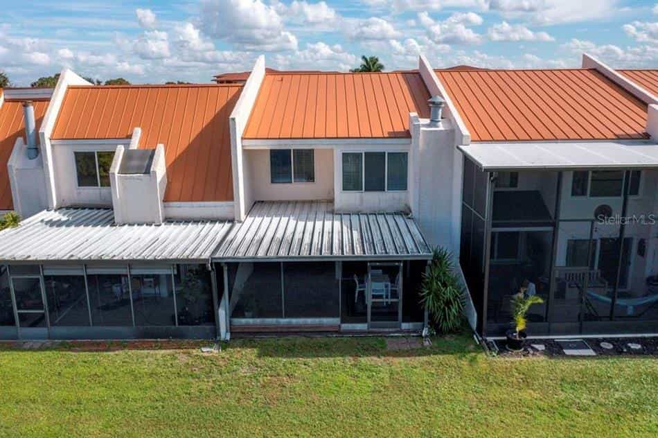 Condominium in Rotsachtige Kreek, Florida 10134952