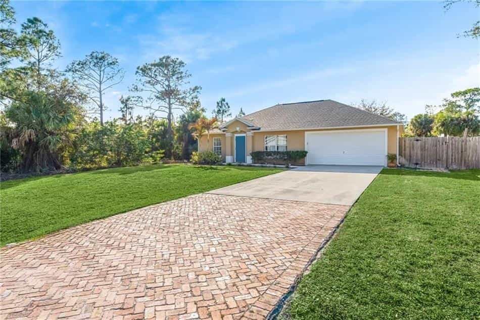 Hus i Vero Lake Estates, Florida 10135004
