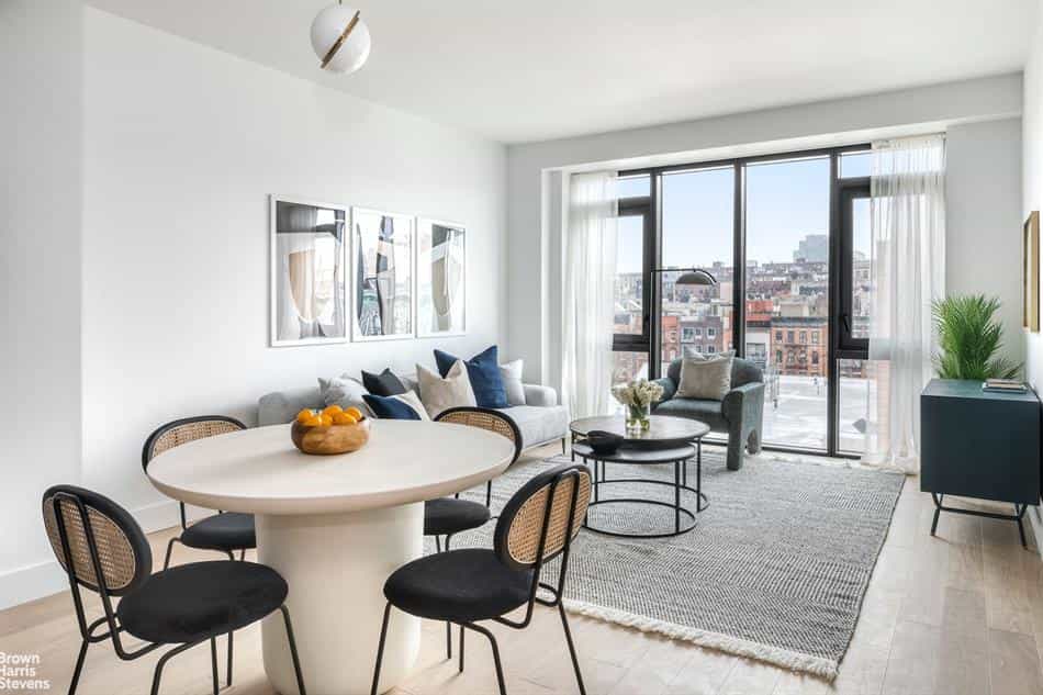 Condominium in New York, New York 10135301
