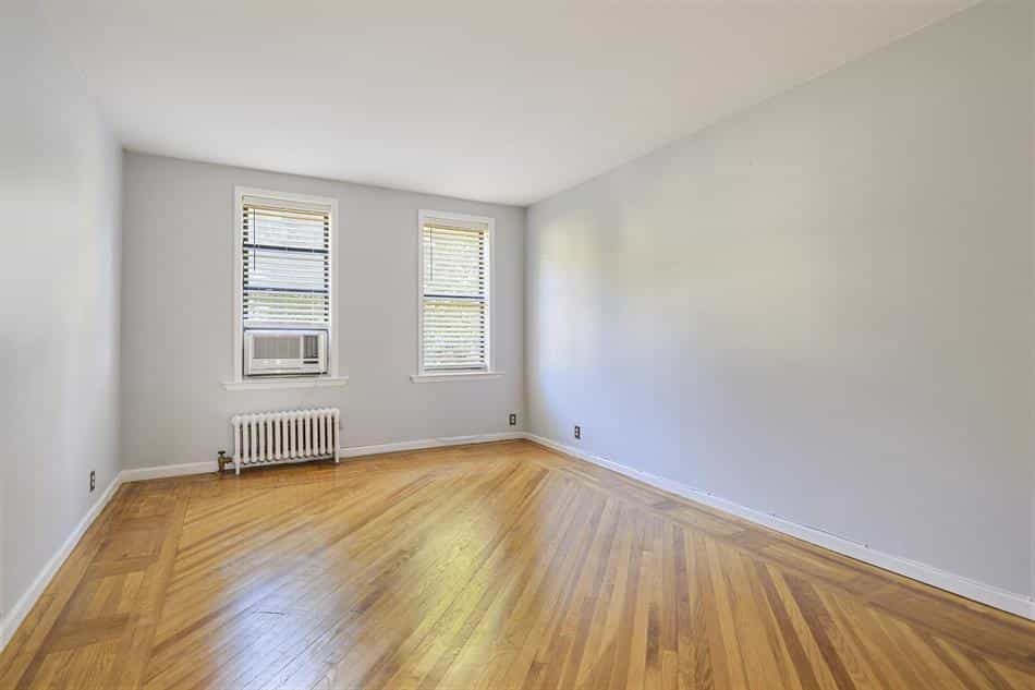 公寓 在 哈茨代尔, 纽约 10135342