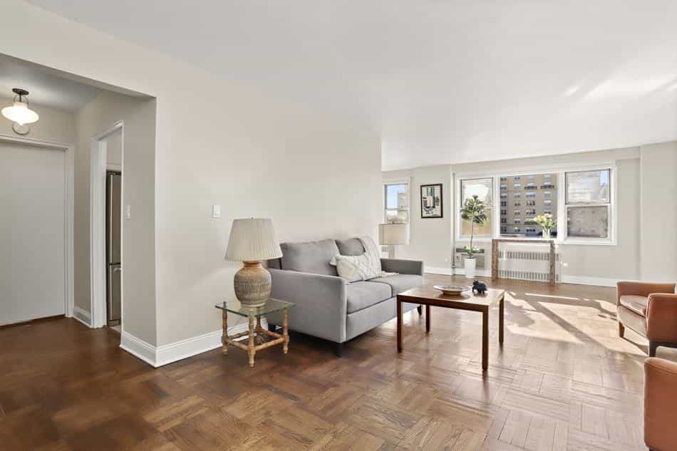 Condominium in Larchmont, New York 10135405