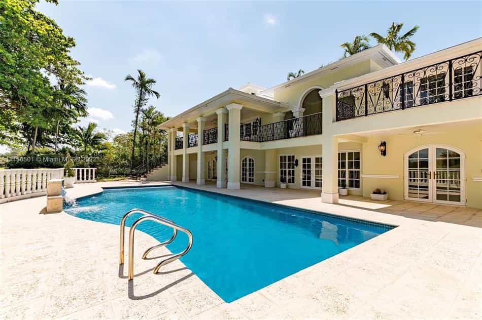 公寓 在 Coral Terrace, Florida 10135839
