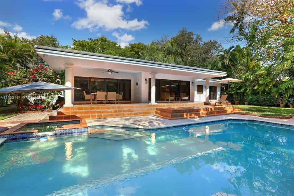 Eigentumswohnung im West Miami, Florida 10135840